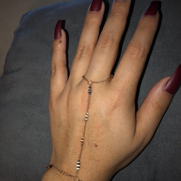 Jules Smith Serena Hand Chain Bracelet - Picture 1 of 4